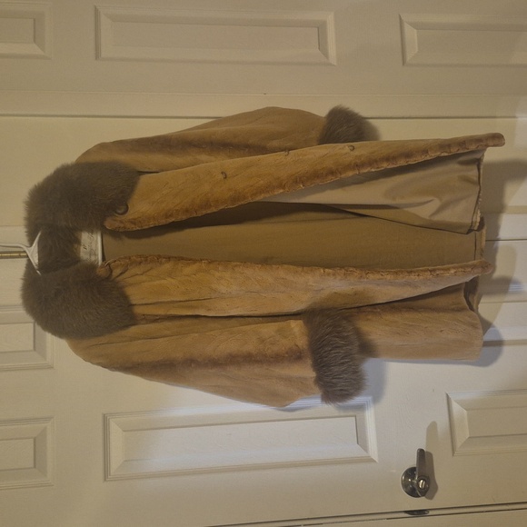 Sheared Mink fur coat with fox collar medium length - Picture 7 of 7